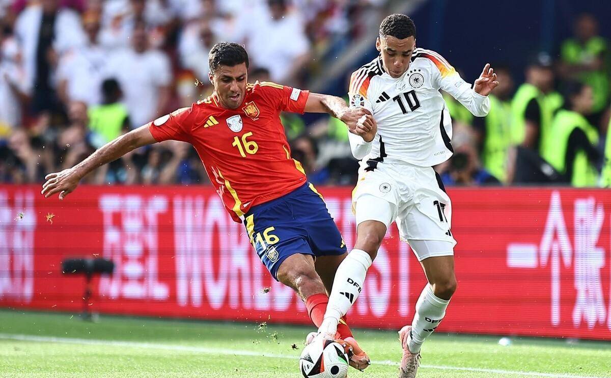 包含荷兰淘汰德国，成功挺进欧洲杯四强的词条